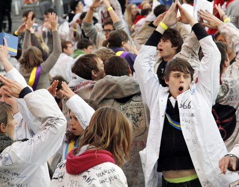 FK Beiaardcantus 2012 op het Sint-Baafsplein-20250