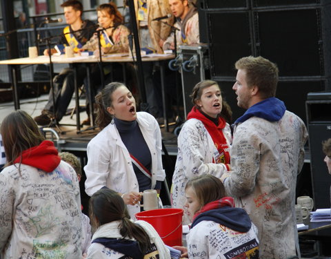 FK Beiaardcantus 2012 op het Sint-Baafsplein-20253