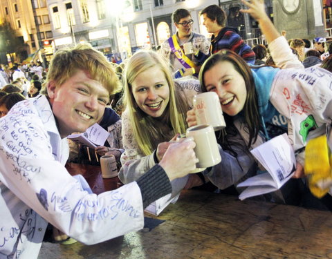 FK Beiaardcantus 2012 op het Sint-Baafsplein-20292