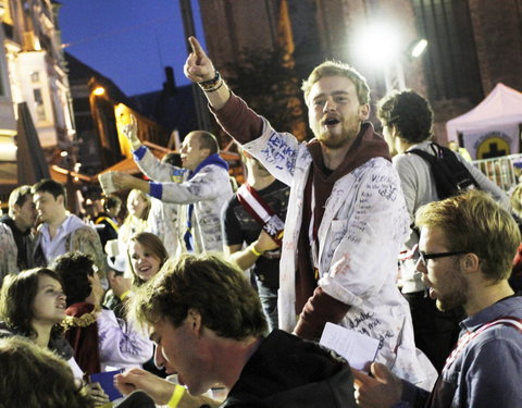 FK Beiaardcantus 2012 op het Sint-Baafsplein-20300