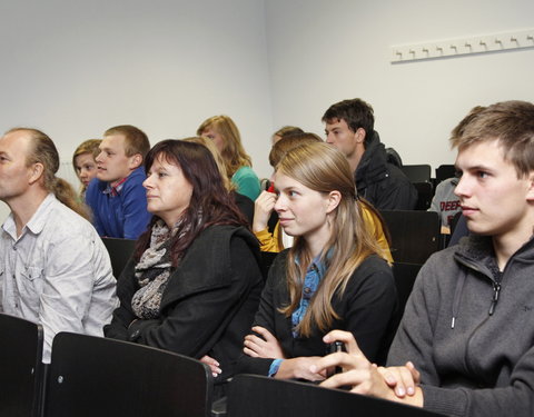 Uitreiking certificaten topstudenten bachelor Diergeneeskunde-20554