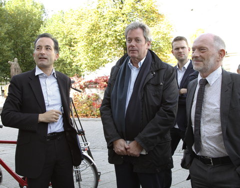 Officiële indienststelling van elektrische oplaadeilanden aan het Olympus fietsstation Zuid (Wilsonplein) en in het UGent rector