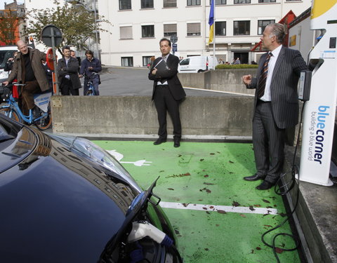 Officiële indienststelling van elektrische oplaadeilanden aan het Olympus fietsstation Zuid (Wilsonplein) en in het UGent rector