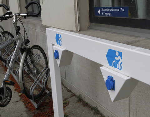 Officiële indienststelling van elektrische oplaadeilanden aan het Olympus fietsstation Zuid (Wilsonplein) en in het UGent rector