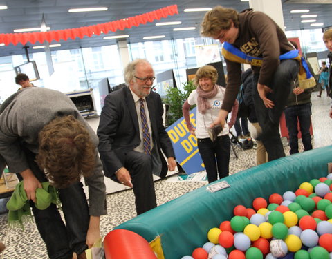 UGent-studenten For Life voor een lokaal goed doel: studenten zwemmen 24 uur in het geld voor vzw Toontje (Gentbrugge)-21487