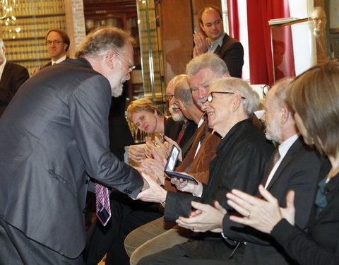 Ondertekening protocol voor schenking Charles Vandenhove, kaderend in het concept van het ‘Vandenhove Paviljoen’ en uitreiking e