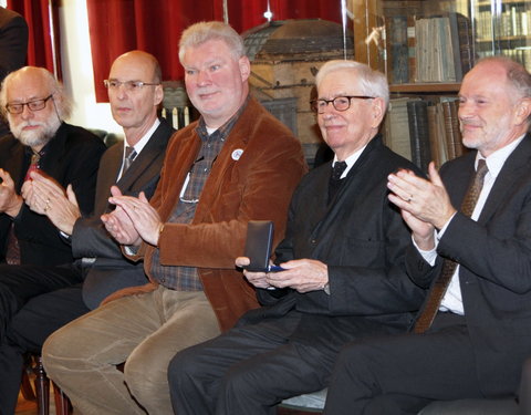 Ondertekening protocol voor schenking Charles Vandenhove, kaderend in het concept van het ‘Vandenhove Paviljoen’ en uitreiking e