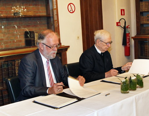 Ondertekening protocol voor schenking Charles Vandenhove, kaderend in het concept van het ‘Vandenhove Paviljoen’ en uitreiking e