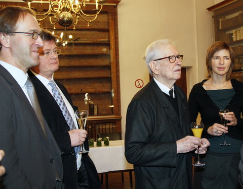 Ondertekening protocol voor schenking Charles Vandenhove, kaderend in het concept van het ‘Vandenhove Paviljoen’ en uitreiking e