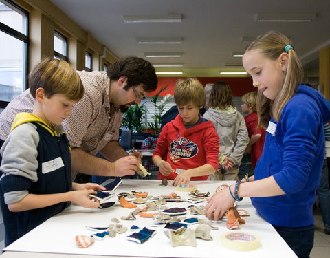 Kinderuniversiteit 'Verhalen uit de hele wereld'-24228