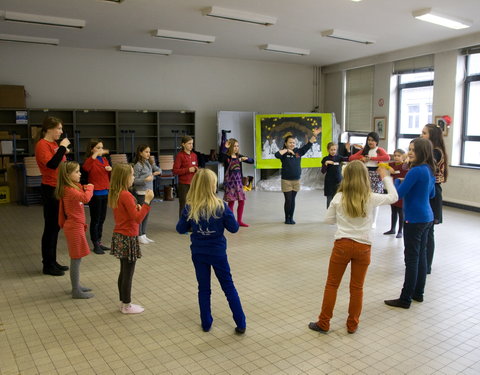 Kinderuniversiteit 'Verhalen uit de hele wereld'-24232