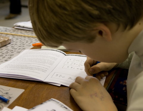 Kinderuniversiteit 'Verhalen uit de hele wereld'-24238