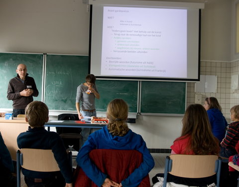 Kinderuniversiteit 'Verhalen uit de hele wereld'-24243