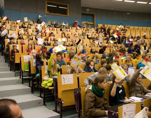 Kinderuniversiteit 'Verhalen uit de hele wereld'-24247