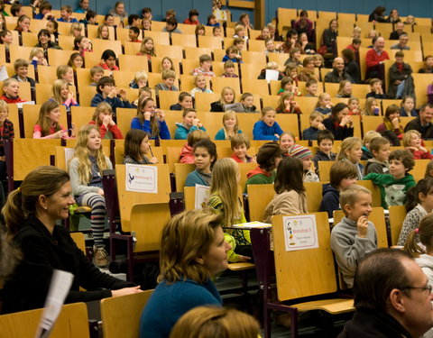 Kinderuniversiteit 'Verhalen uit de hele wereld'-24249