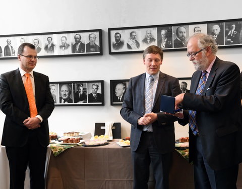 Overhandiging UGent medaille n.a.v. Internationale Francqui Leerstoel in de faculteit Rechtsgeleerdheid-25061