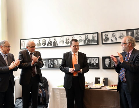 Overhandiging UGent medaille n.a.v. Internationale Francqui Leerstoel in de faculteit Rechtsgeleerdheid-25064