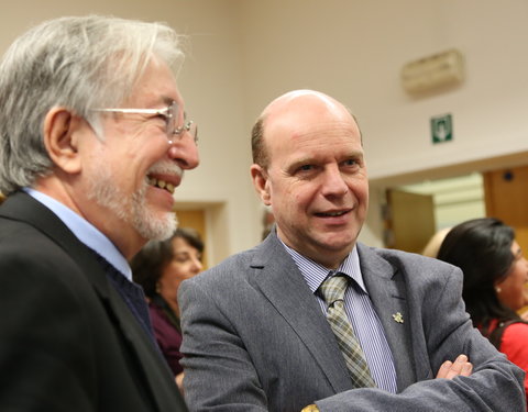 Uitreiking erkentelijkheidsmedaille en ondertekening charter UGent-ESPOL-25594