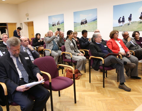 Uitreiking erkentelijkheidsmedaille en ondertekening charter UGent-ESPOL-25599