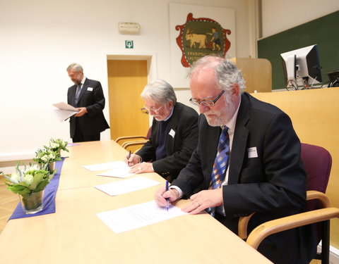 Uitreiking erkentelijkheidsmedaille en ondertekening charter UGent-ESPOL-25608