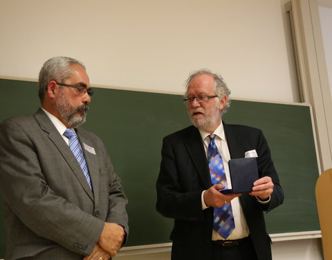 Uitreiking erkentelijkheidsmedaille en ondertekening charter UGent-ESPOL-25613