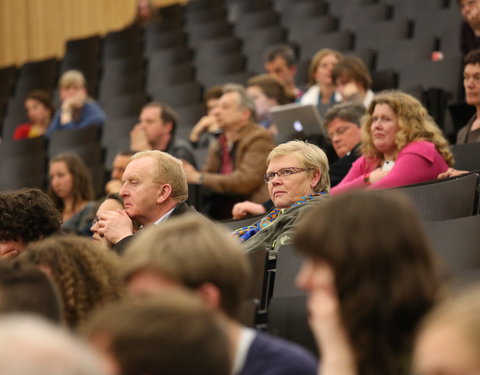 Kandidaten rector en vicerector in debat-27471