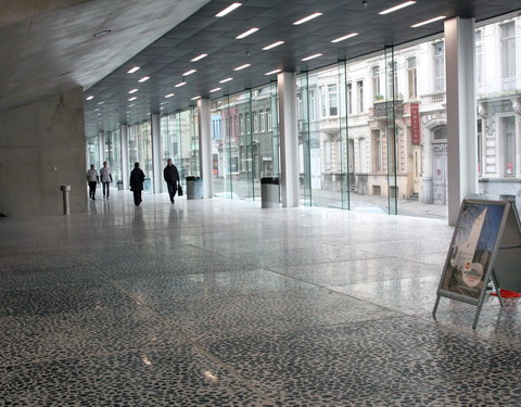 Openstelling van het Universiteitsforum (Ufo) in de Sint-Pietersnieuwstraat n.a.v. 'dag van de architectuur'-30386