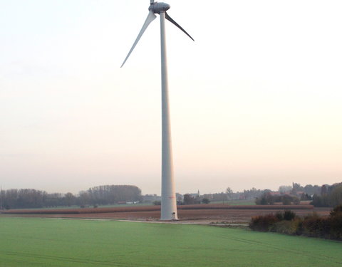 Windturbines op Proefhoeve van de site Melle-30700