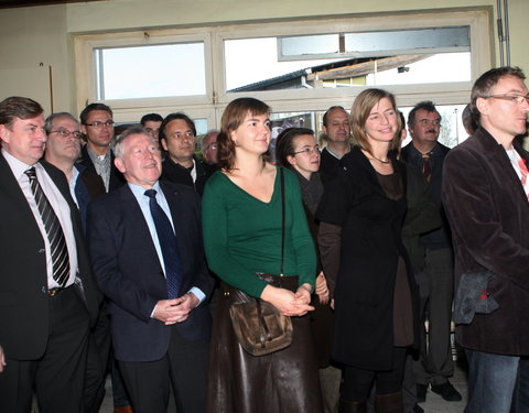 Opening UGent kunstgrasveld aan de Noorderlaan (Watersportbaan), een samenwerking tussen diverse UGent vakgroepen en Desso Sport