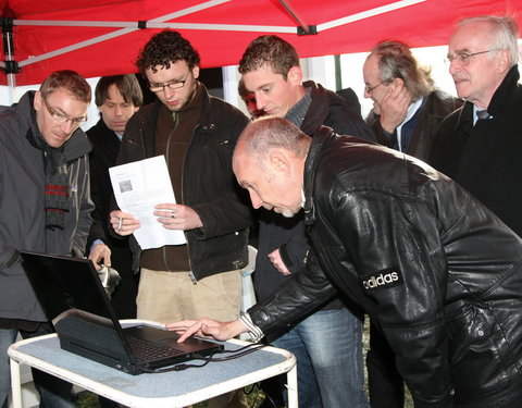 Opening UGent kunstgrasveld aan de Noorderlaan (Watersportbaan), een samenwerking tussen diverse UGent vakgroepen en Desso Sport