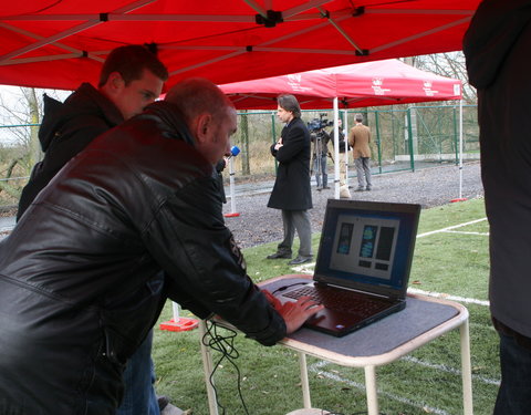 Opening UGent kunstgrasveld aan de Noorderlaan (Watersportbaan), een samenwerking tussen diverse UGent vakgroepen en Desso Sport