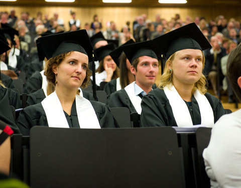 Proclamatie 2010/2011 van de faculteit Economie en Bedrijfskunde-3099