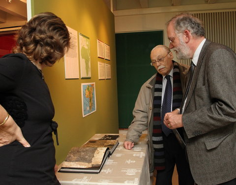 Nocturne van de presentatie ‘(On)belangRIJKE dingen’ in het UGent museum van de Etnografische Verzamelingen-31045