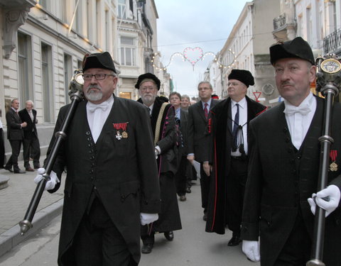 Uitreiking institutioneel eredoctoraat aan Nederlandse criminoloog en hoogleraar-31589