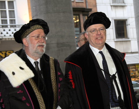 Uitreiking institutioneel eredoctoraat aan Nederlandse criminoloog en hoogleraar-31593