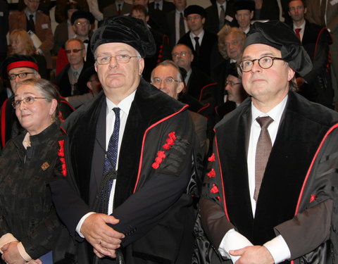 Uitreiking institutioneel eredoctoraat aan Nederlandse criminoloog en hoogleraar-31596