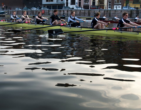 Eerste studentenroeiregatta te Gent (Portus Ganda)-32198