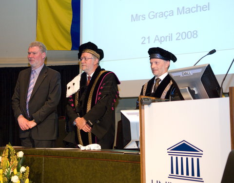 Uitreiking institutioneel eredoctoraat 2008-32211