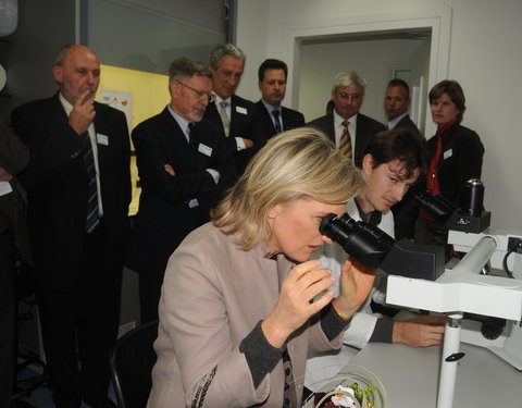 Bezoek Prinses Astrid aan onderzoeksgroep Moleculaire Celbiologie-32598