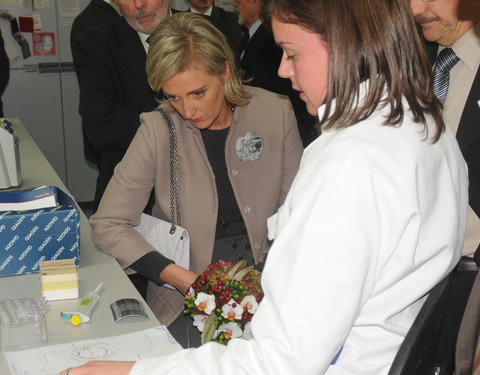 Bezoek Prinses Astrid aan onderzoeksgroep Moleculaire Celbiologie-32610