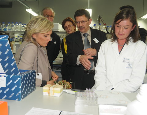 Bezoek Prinses Astrid aan onderzoeksgroep Moleculaire Celbiologie-32613