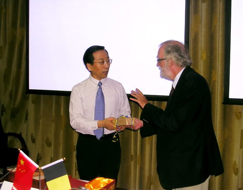 Ondertekening overeenkomst met de Shanghai Jiao Tong University-34831