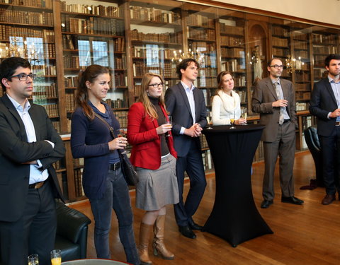 Overhandiging cheque vanwege Amon aan het Universiteitsfonds-36964