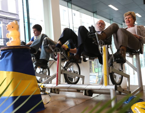 Startschot fietsmarathon van UGent for Life, ten voordele van vzw Baby-Nest-37798