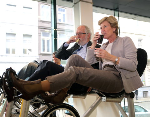 Startschot fietsmarathon van UGent for Life, ten voordele van vzw Baby-Nest-37800