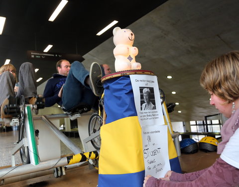 Startschot fietsmarathon van UGent for Life, ten voordele van vzw Baby-Nest-37805