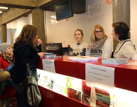 Dag van de Wetenschap 2013: Wetenschapsfestival in Kunstencentrum Vooruit-37850