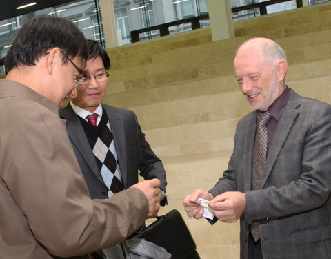 Ondertekening financieel akkoord tussen UGent en Koreaanse partners i.v.m. branch campus in Incheon (Zuid-Korea)-3904