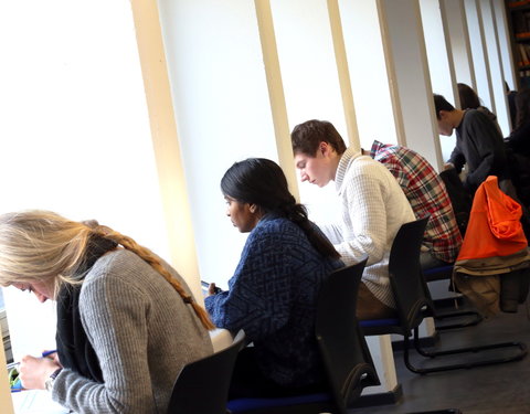 Blokken in de bibliotheek van de faculteit Rechtsgeleerdheid-39084