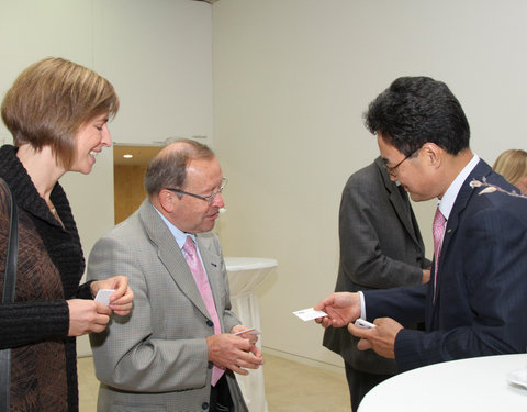 Ondertekening financieel akkoord tussen UGent en Koreaanse partners i.v.m. branch campus in Incheon (Zuid-Korea)-3913